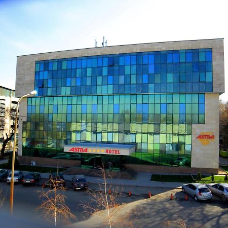 Astra Hotel อัลมาตี ภายนอก รูปภาพ