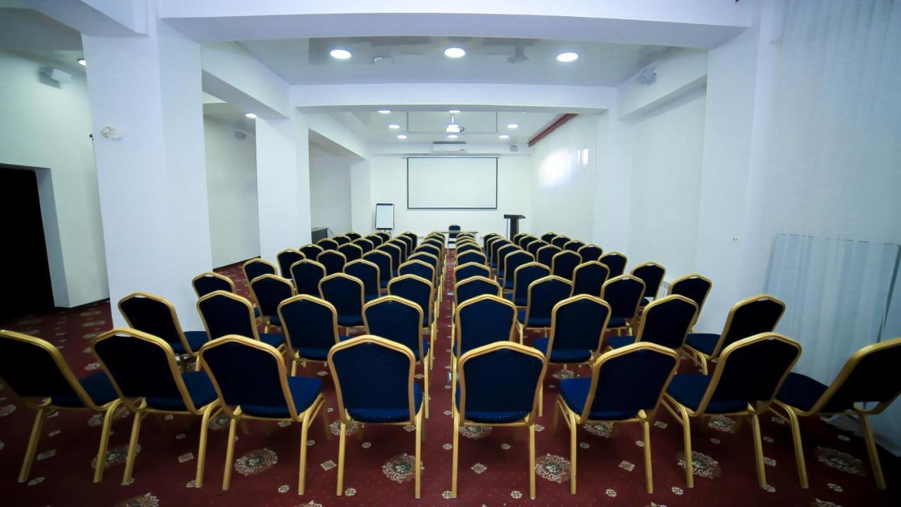 Astra Hotel อัลมาตี ภายนอก รูปภาพ