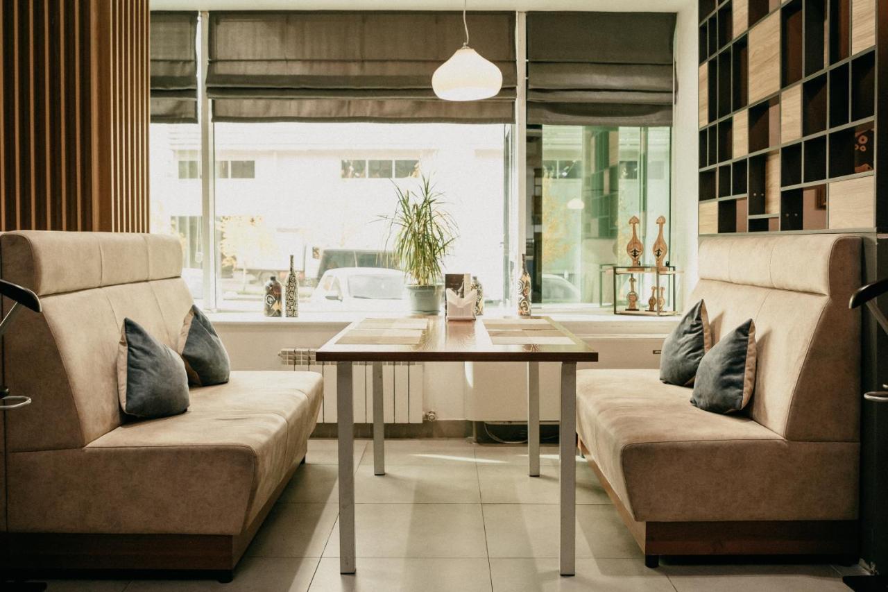 Astra Hotel อัลมาตี ภายนอก รูปภาพ